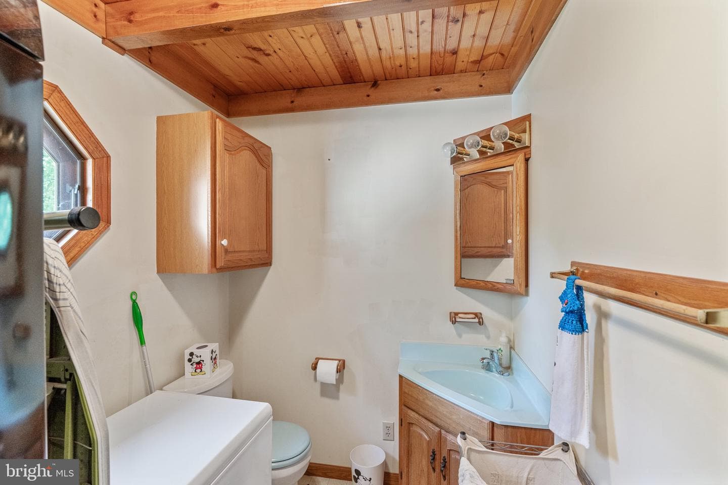2033 Weisstown Road photo 25