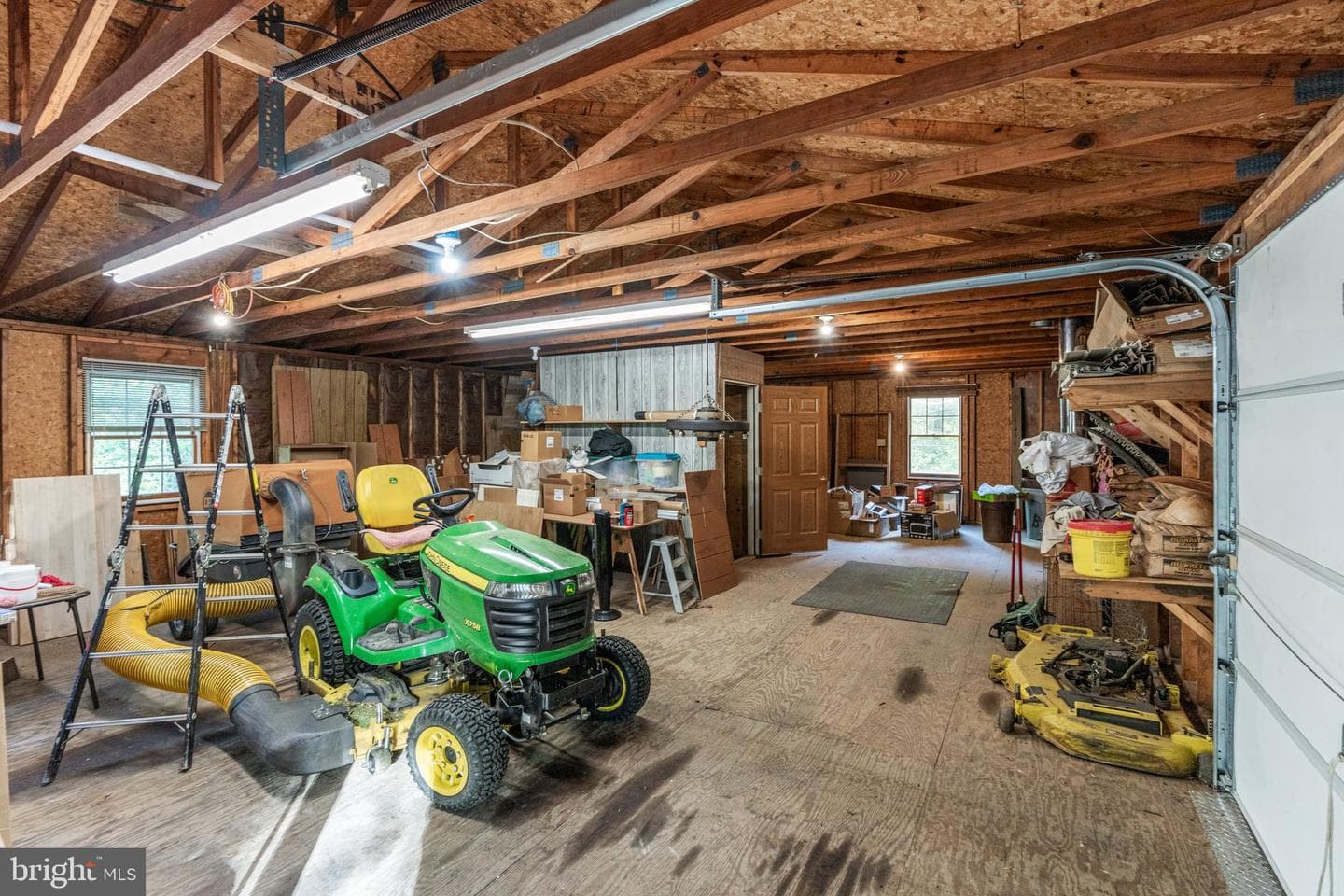 2033 Weisstown Road photo 39