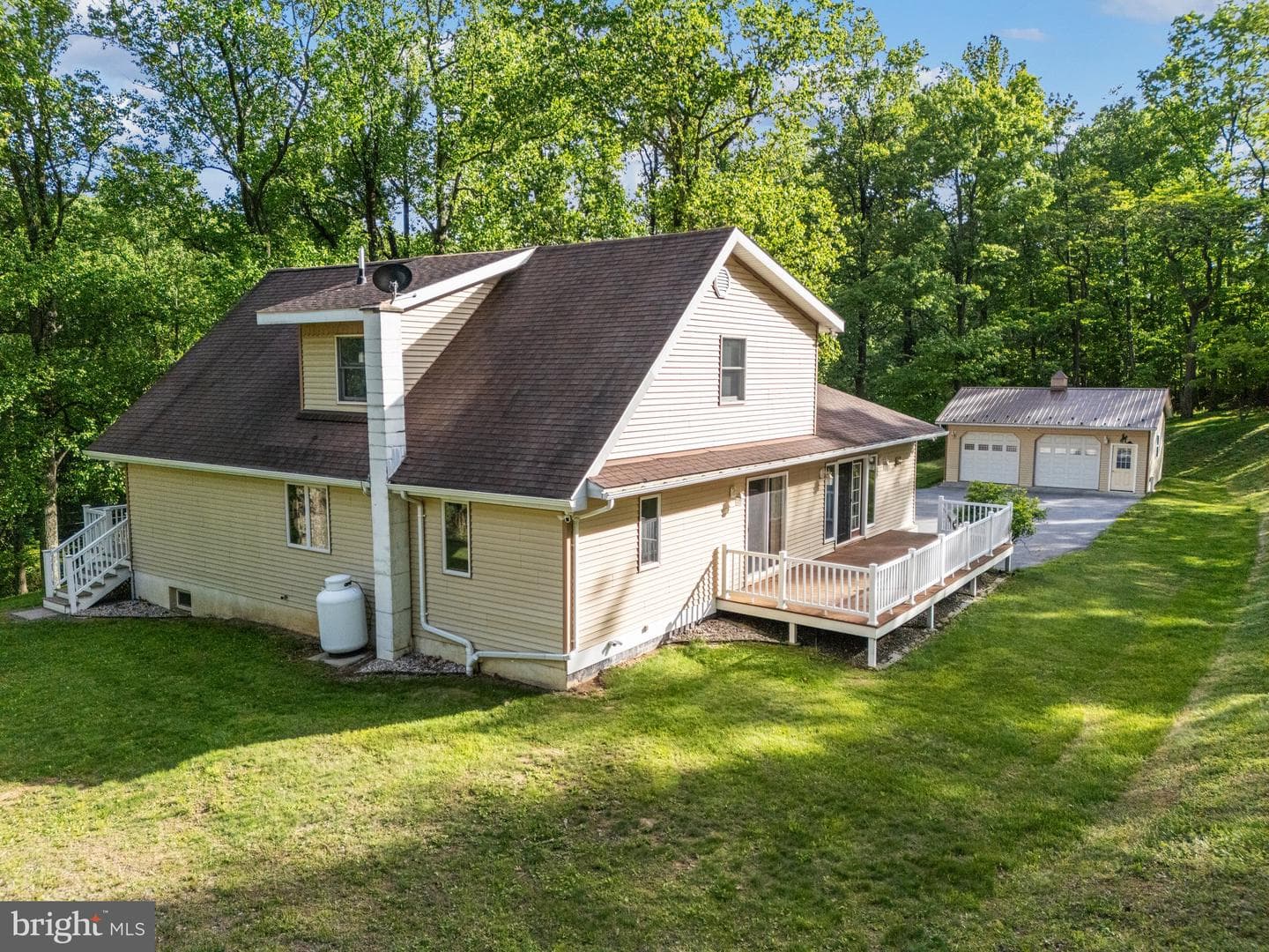 2033 Weisstown Road photo 40