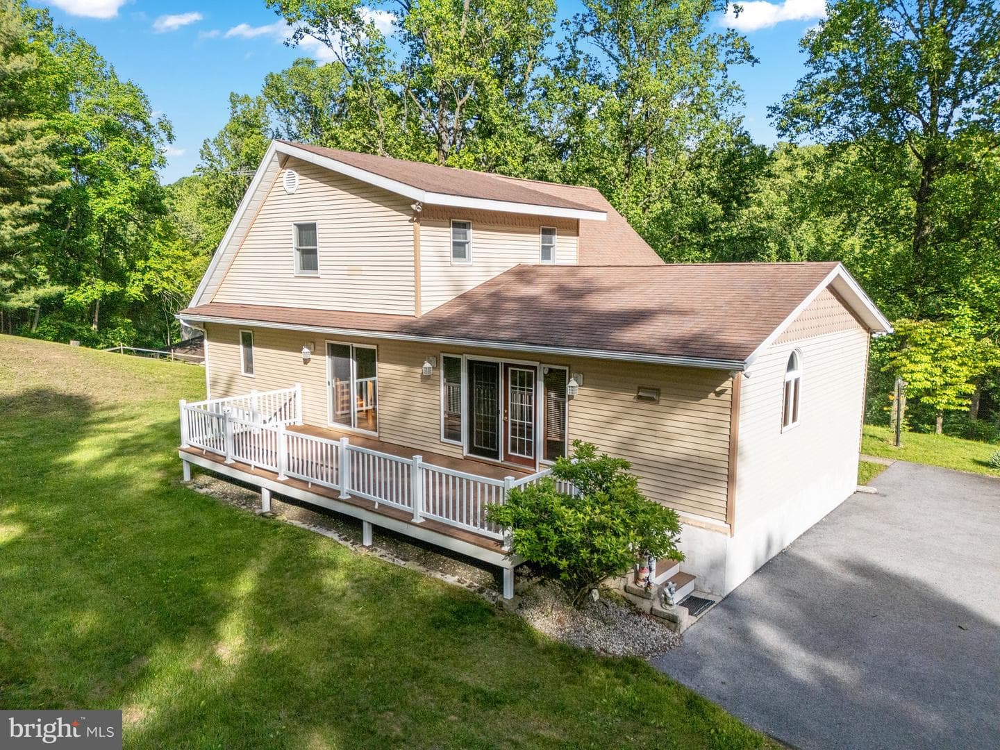 2033 Weisstown Road photo 41