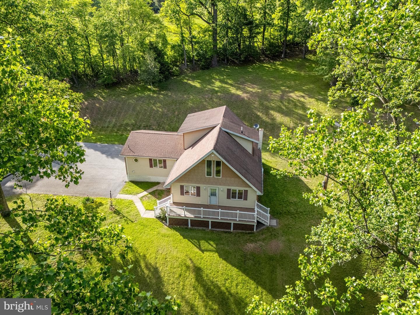 2033 Weisstown Road photo 5