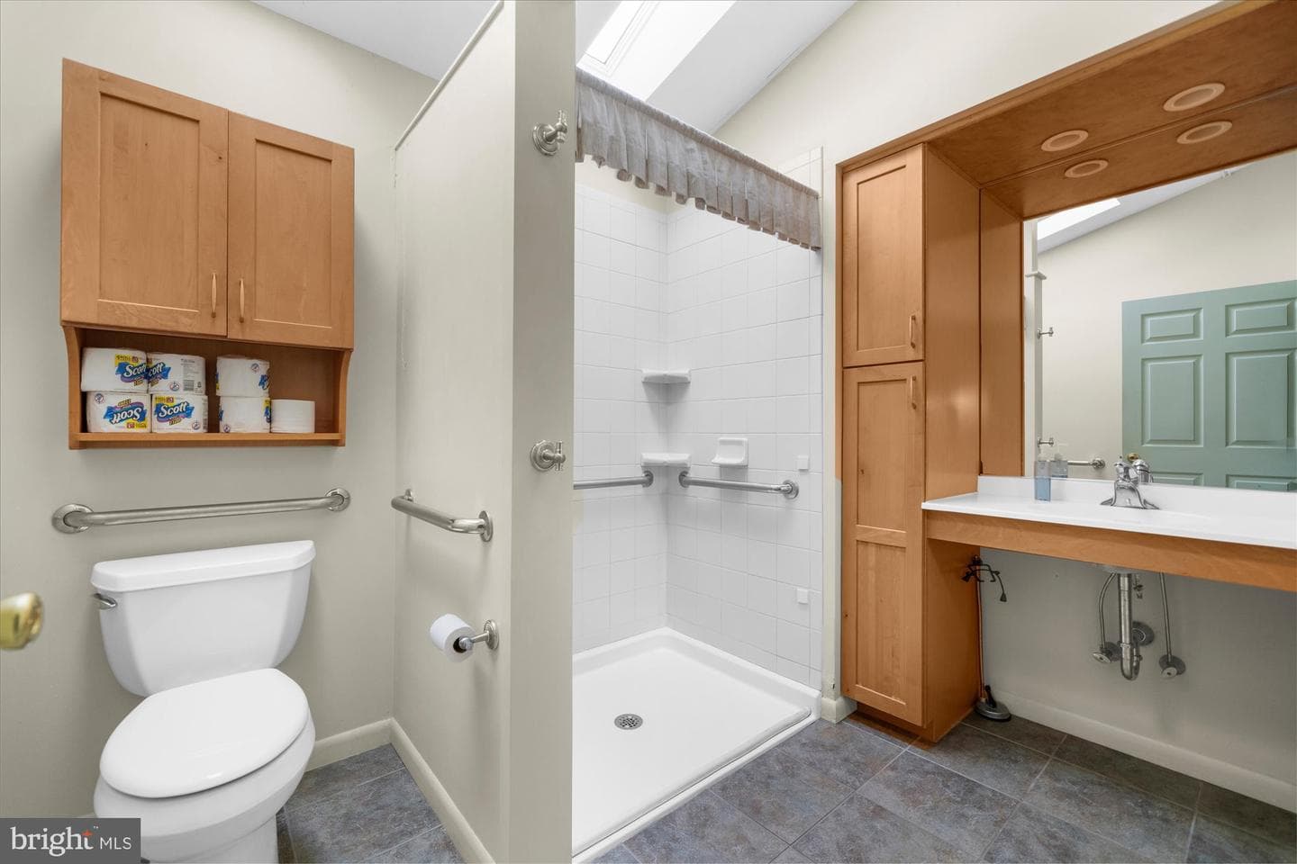 464 E Walnut Street photo 14