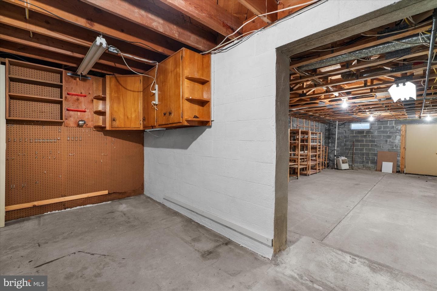 464 E Walnut Street photo 26