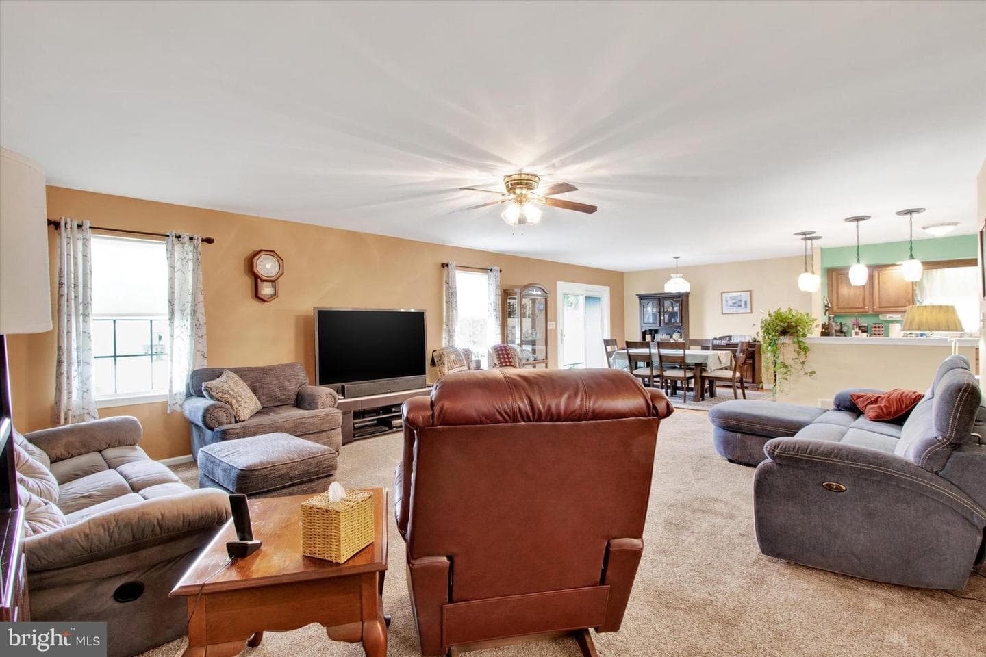 60 Walnut Drive W photo 12