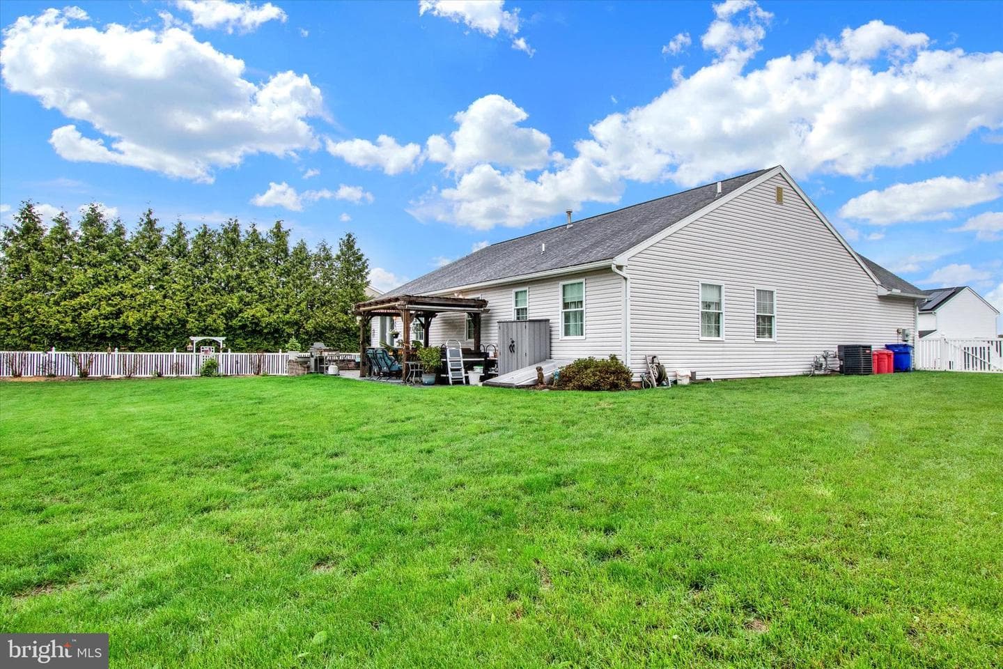 60 Walnut Drive W photo 22