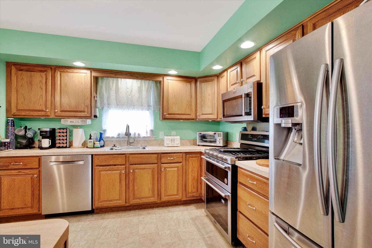 60 Walnut Drive W photo 7