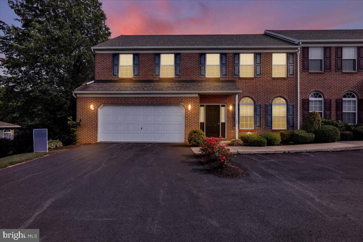 203 Barrington Drive photo 2