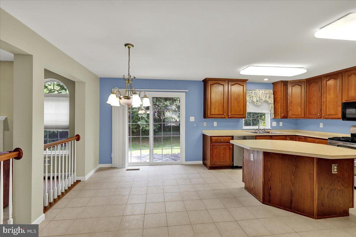 203 Barrington Drive photo 8
