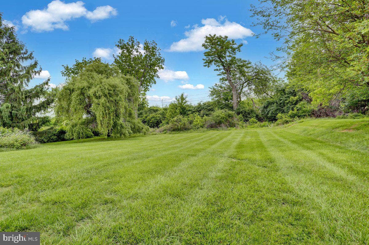 1415 Rockland Street photo 3