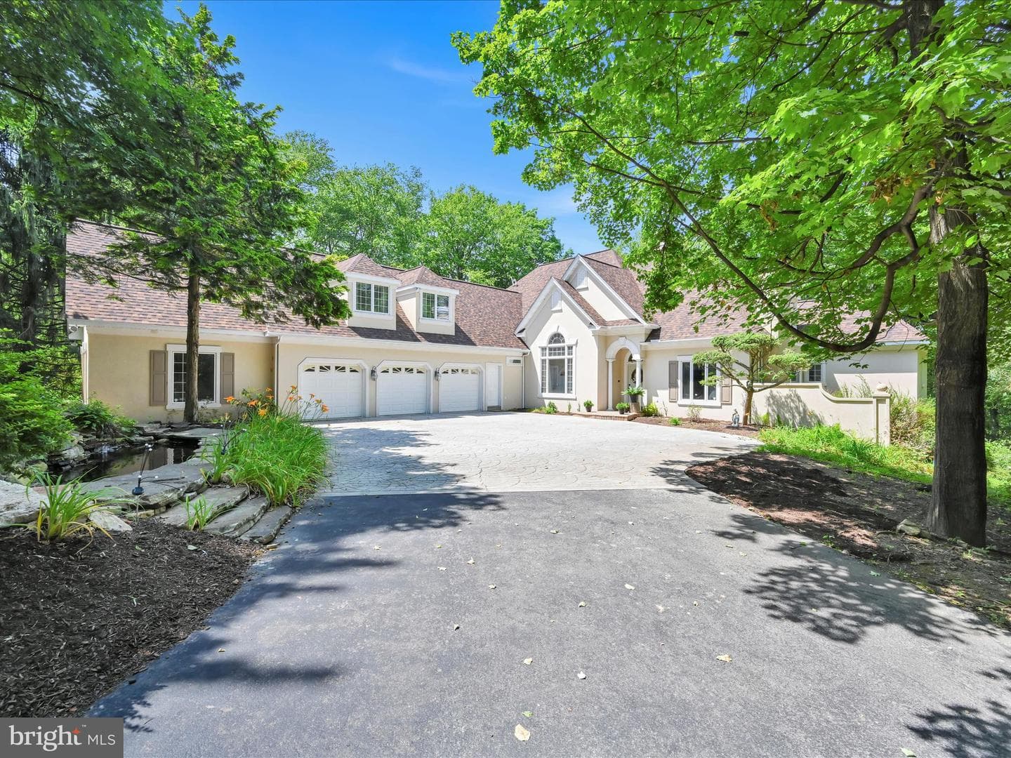 1035 Hill Road photo 4