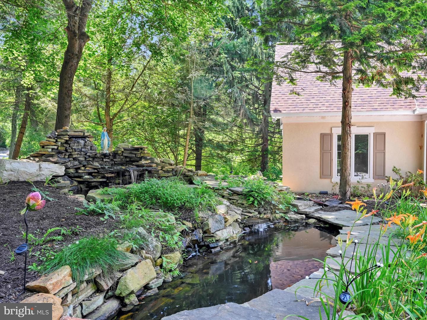 1035 Hill Road photo 6