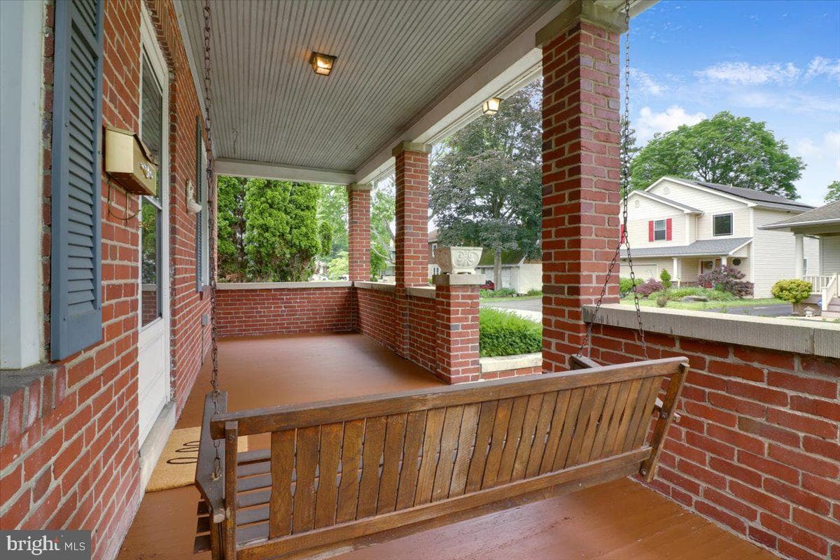 54 Norman Street photo 3