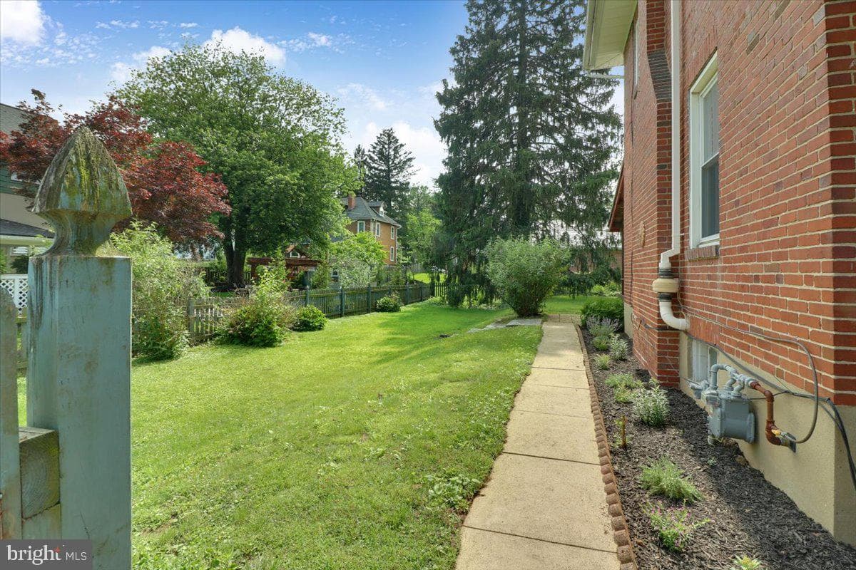 54 Norman Street photo 9