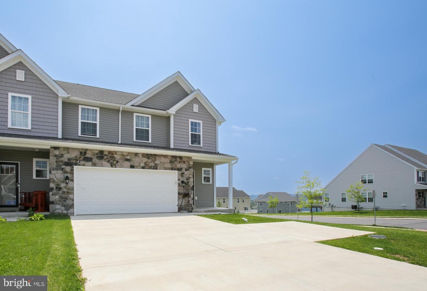 222 Ida Red Drive photo 2