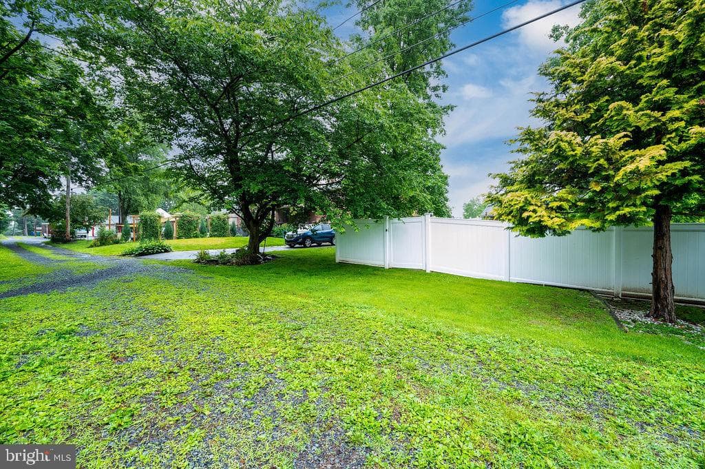 2170 Reading Blvd photo 7