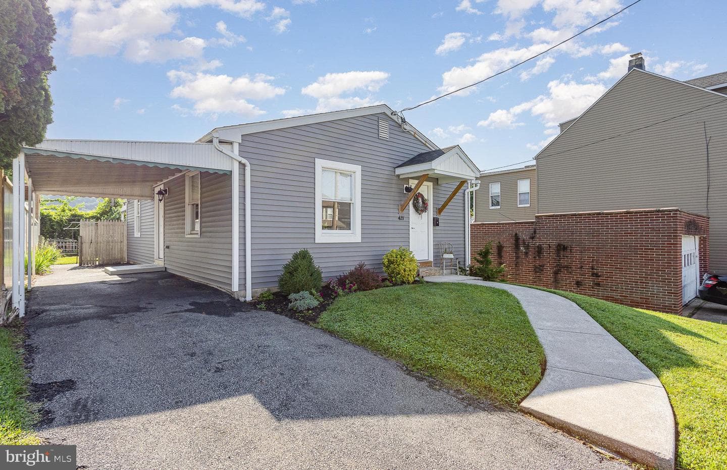 421 Carroll Street photo 2