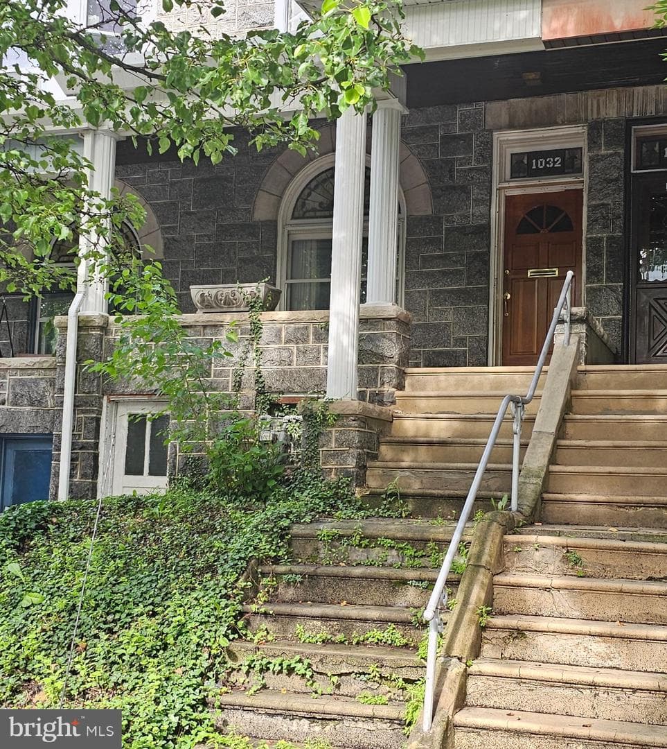 1032 N 4th Street photo 2