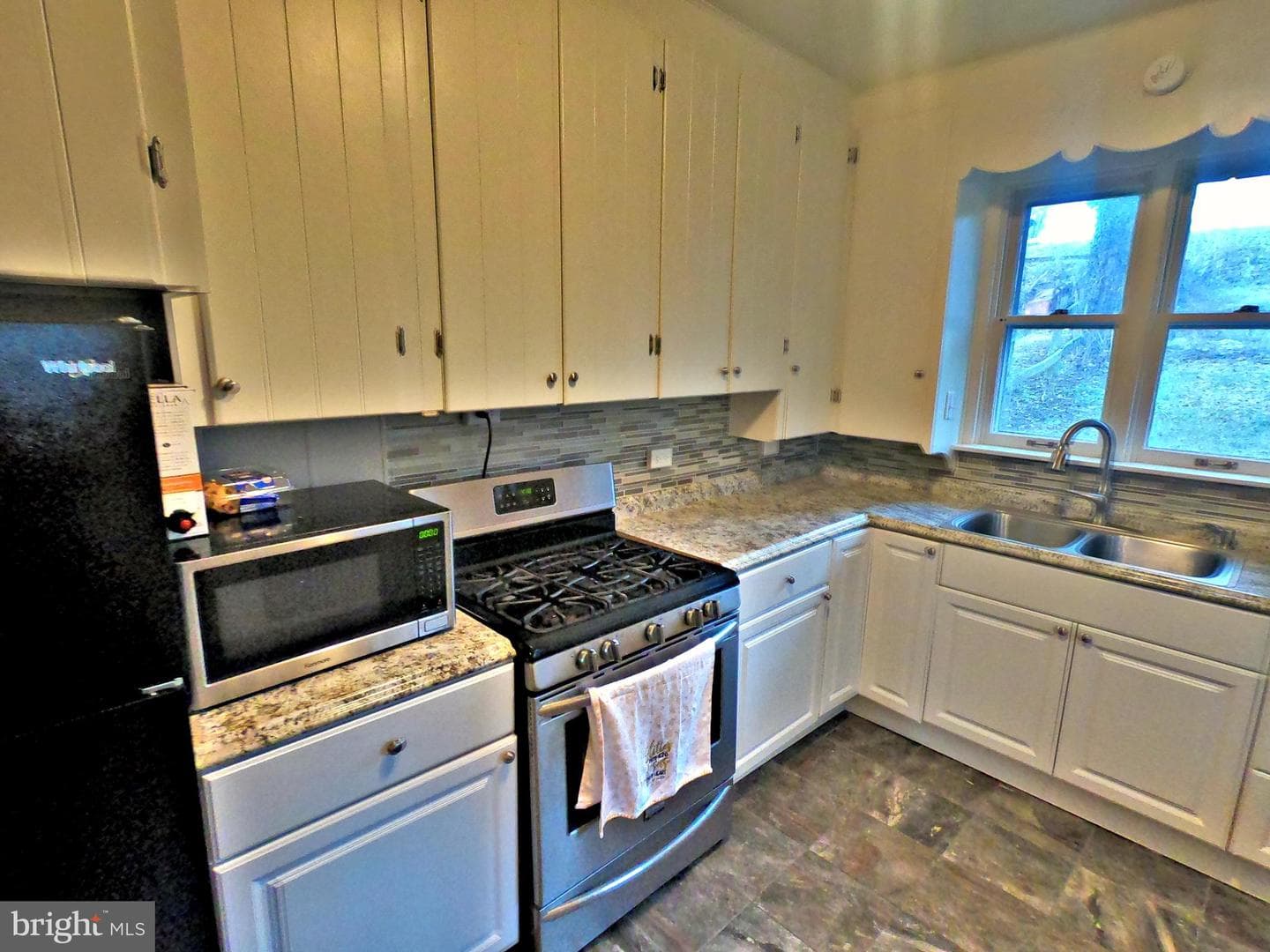 4133 Penn Avenue photo 10