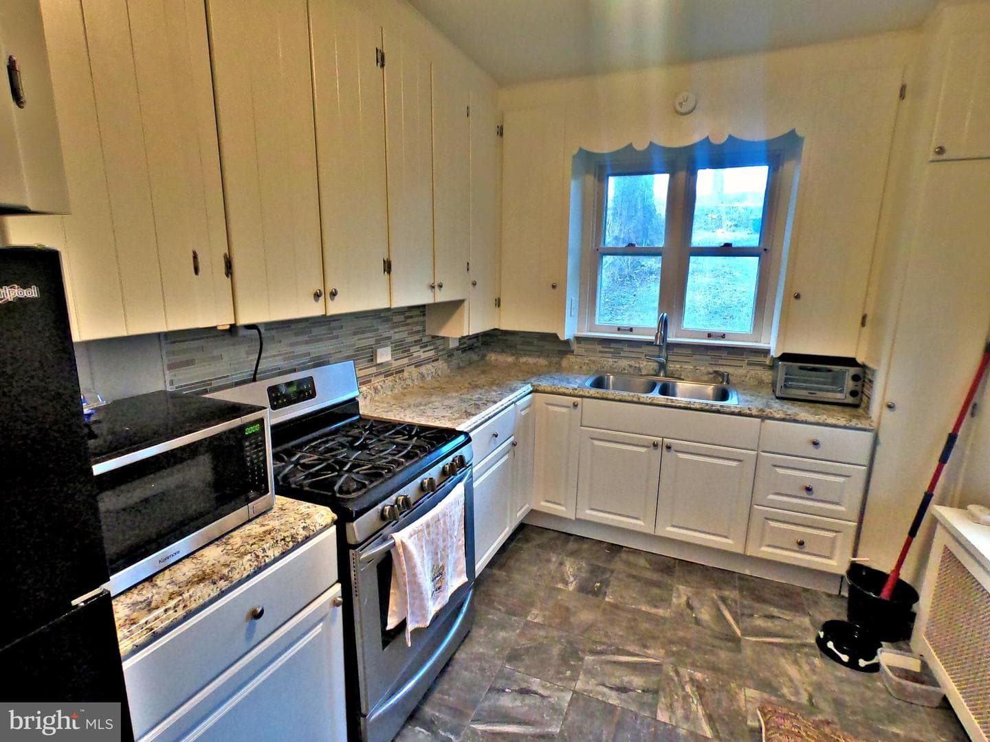 4133 Penn Avenue photo 11