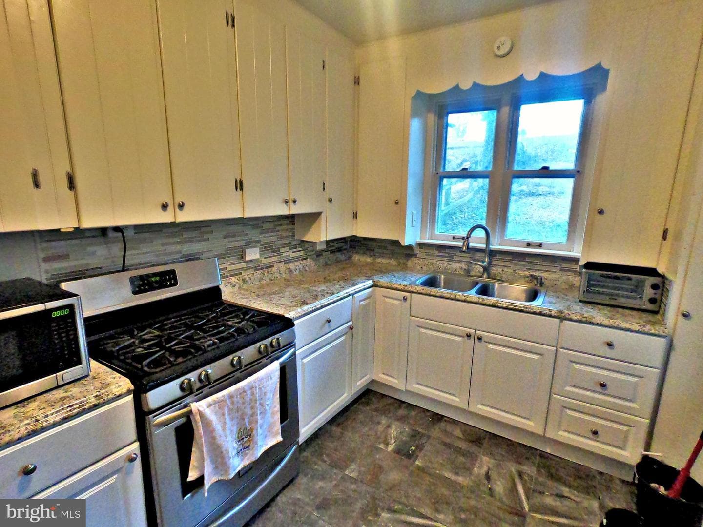 4133 Penn Avenue photo 9
