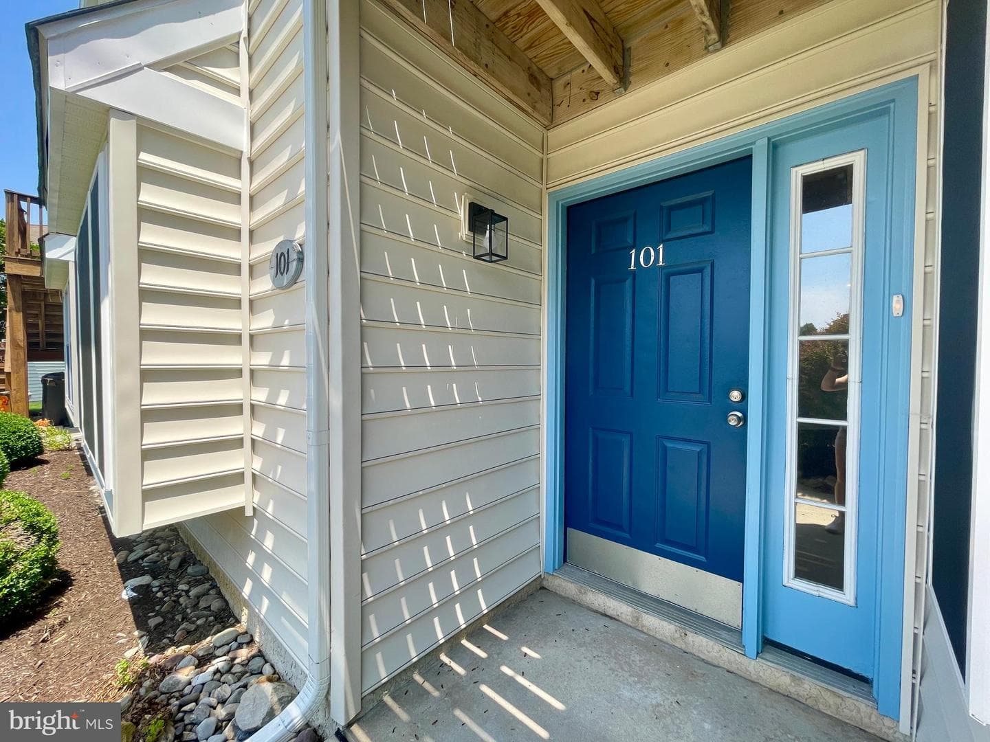 101 Lexington Way photo 3