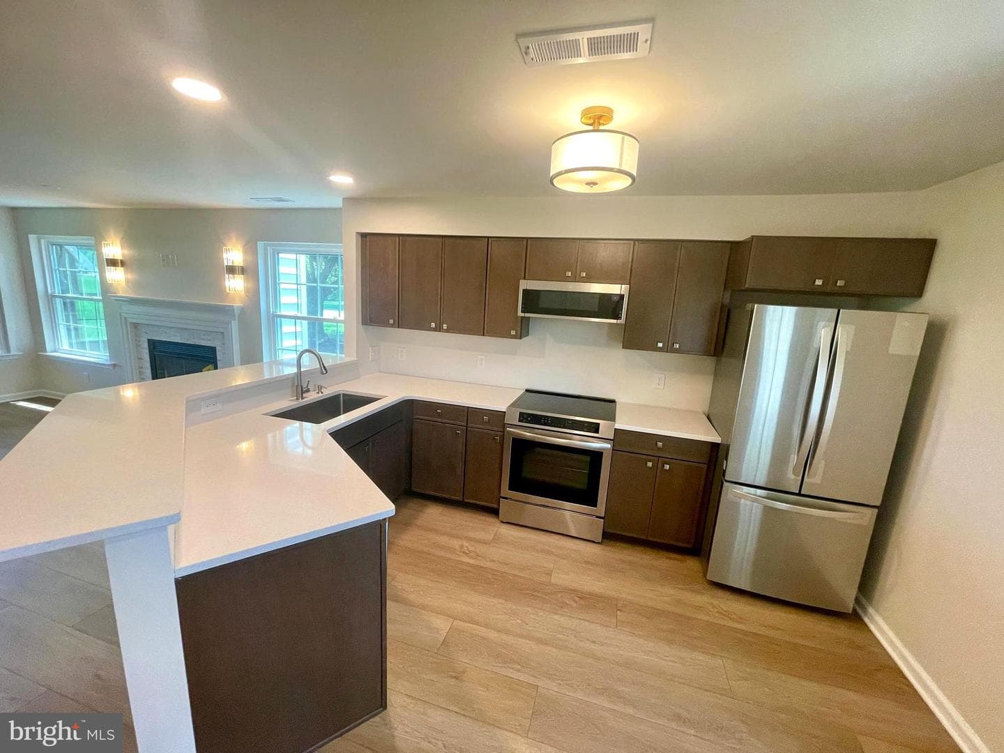 101 Lexington Way photo 6