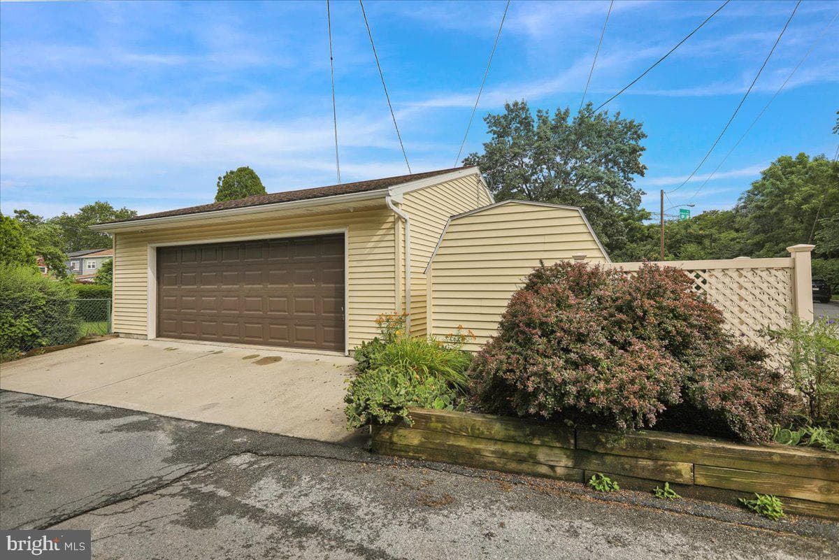 200 Columbia Avenue photo 11