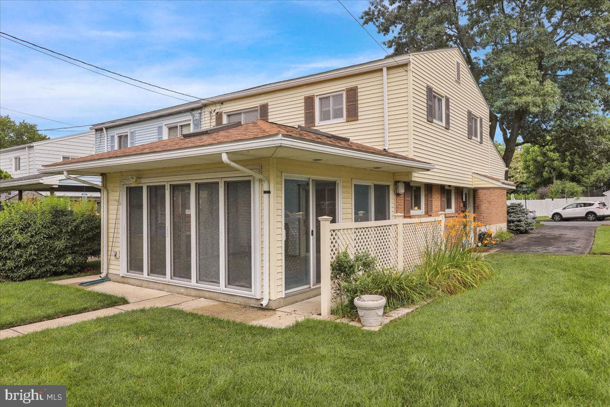 200 Columbia Avenue photo 14