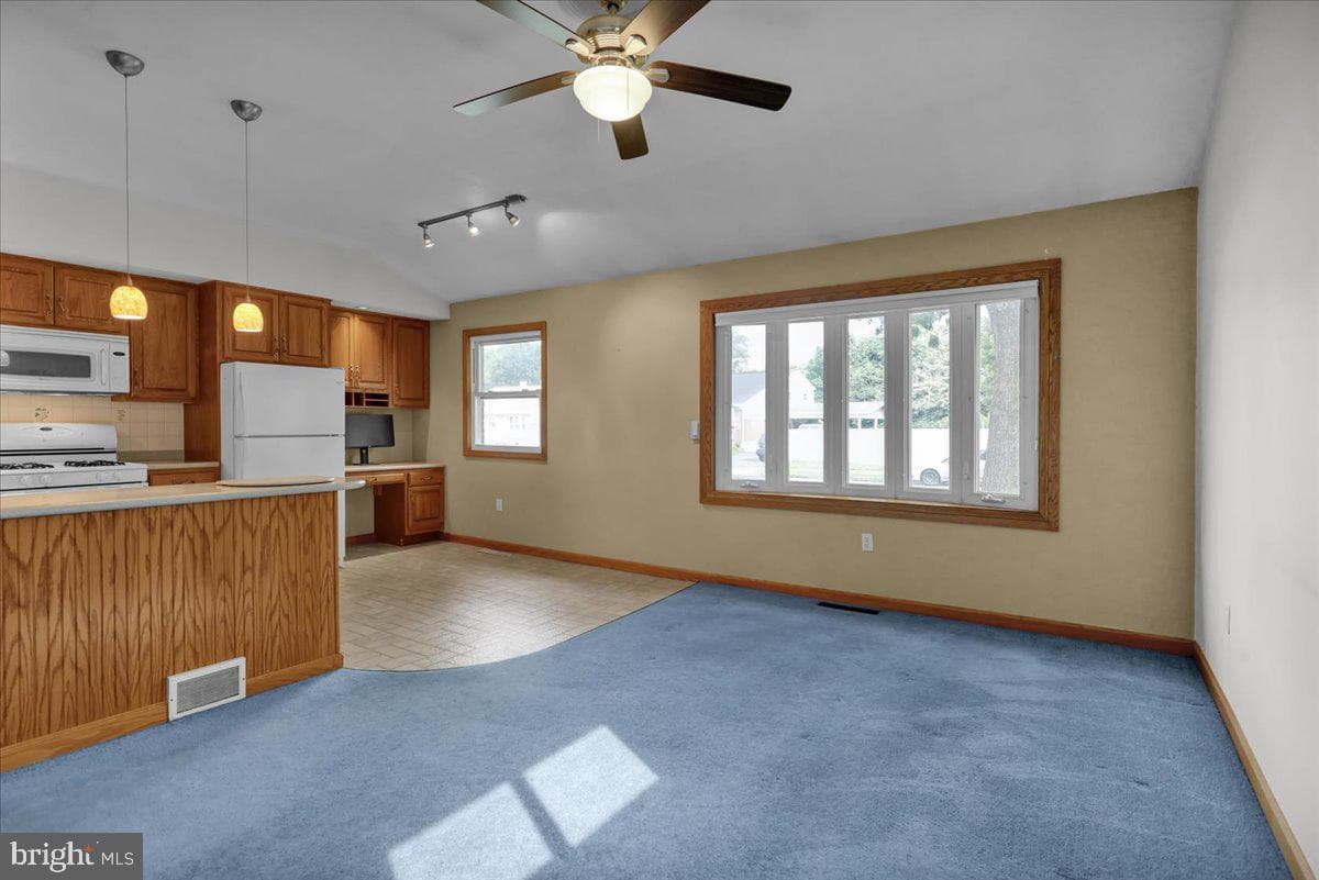 200 Columbia Avenue photo 6