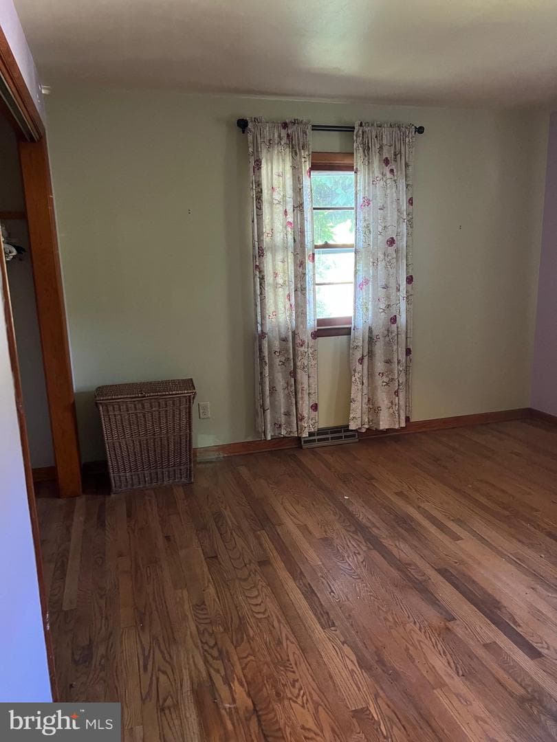 436 E Walnut Street photo 10