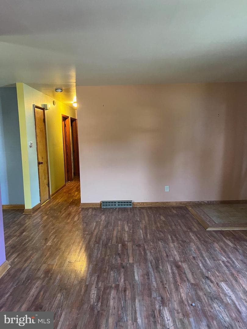 436 E Walnut Street photo 3