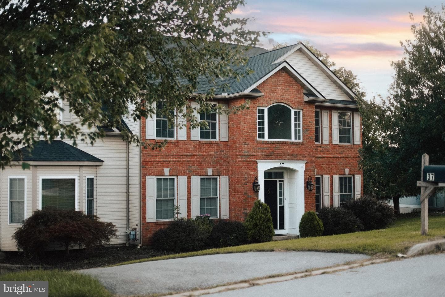 37 Sycamore Drive photo 2