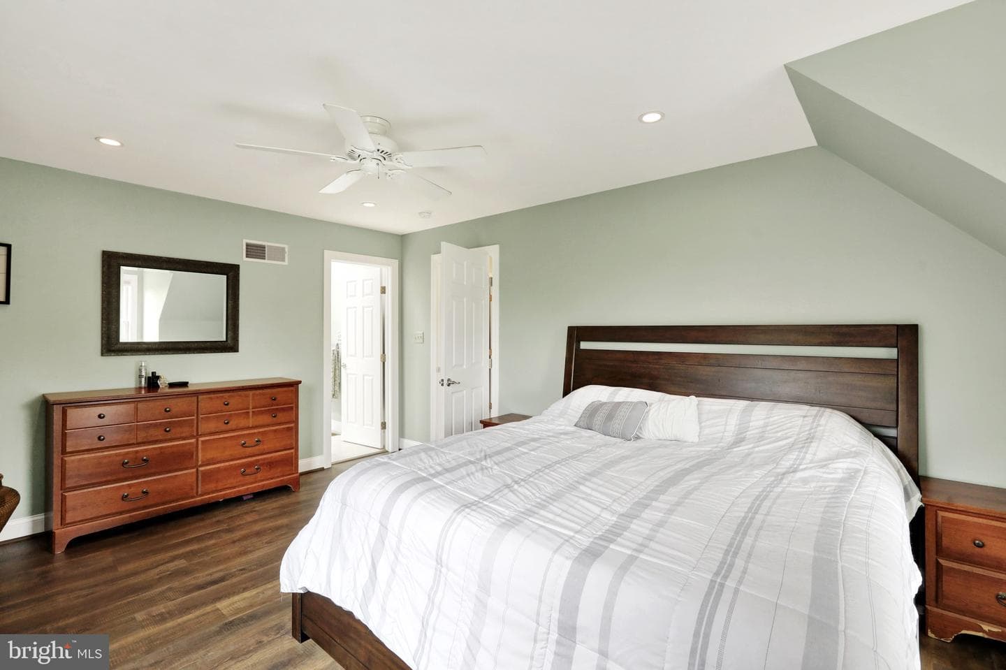 52 Woodside Avenue photo 15