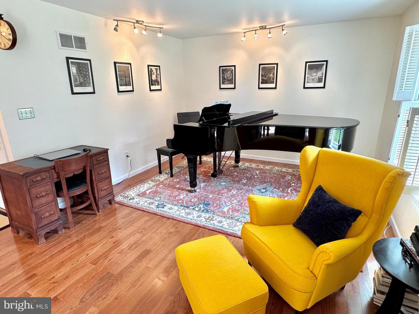 16 Seltzer Avenue photo 13