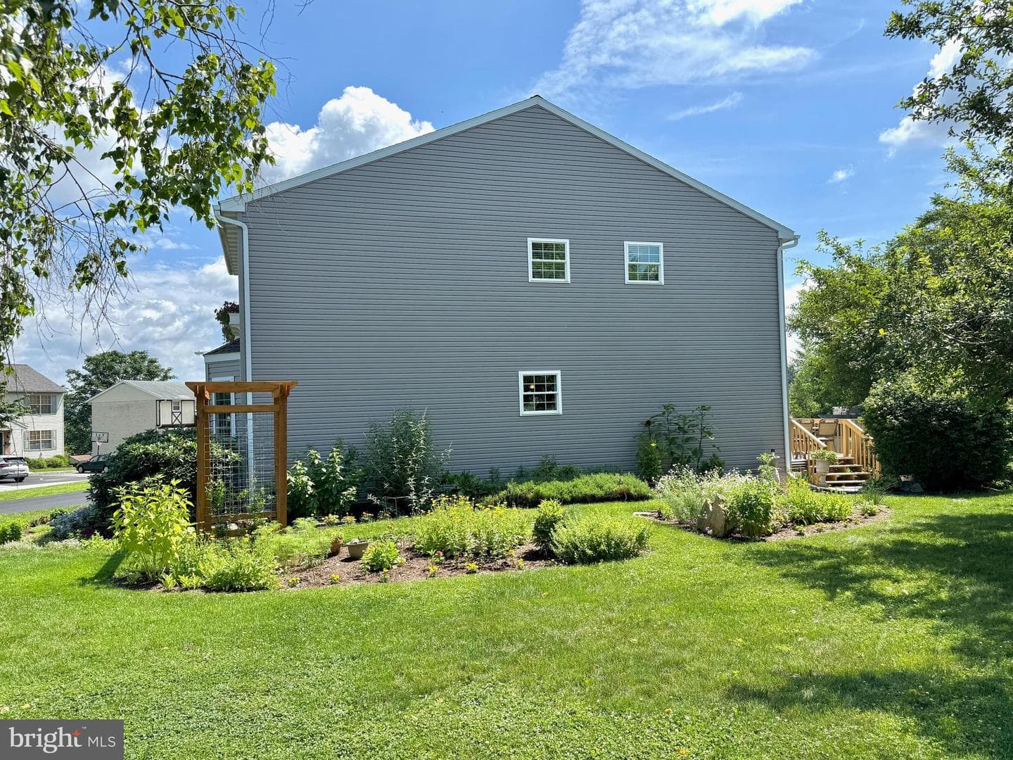 16 Seltzer Avenue photo 35