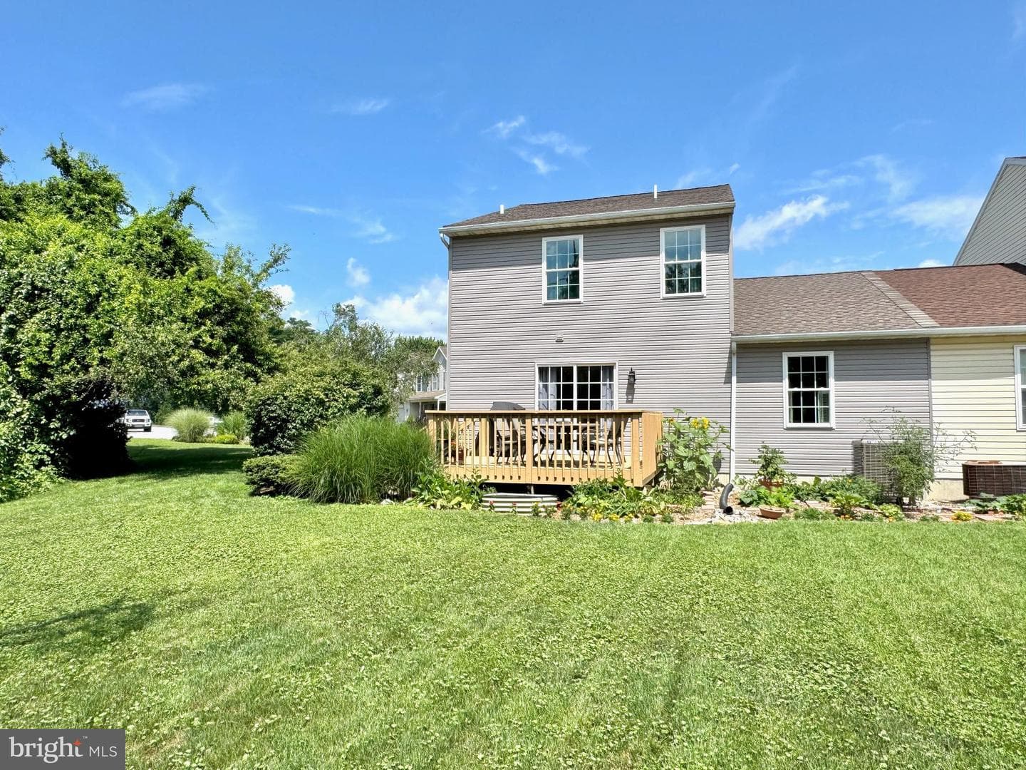 16 Seltzer Avenue photo 37