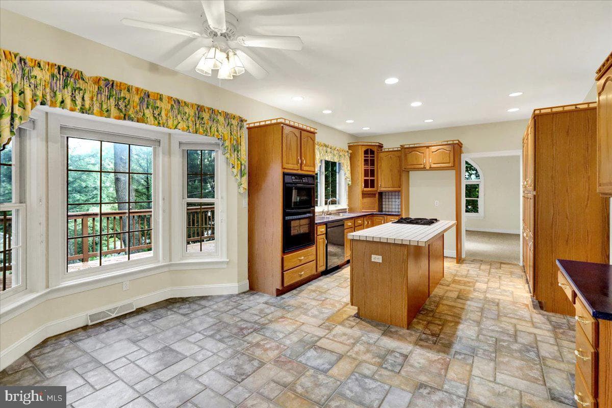 61 Grandview photo 14