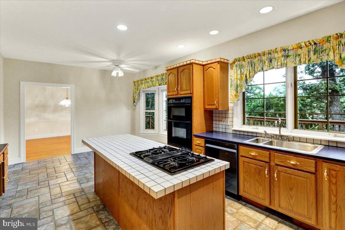 61 Grandview photo 21