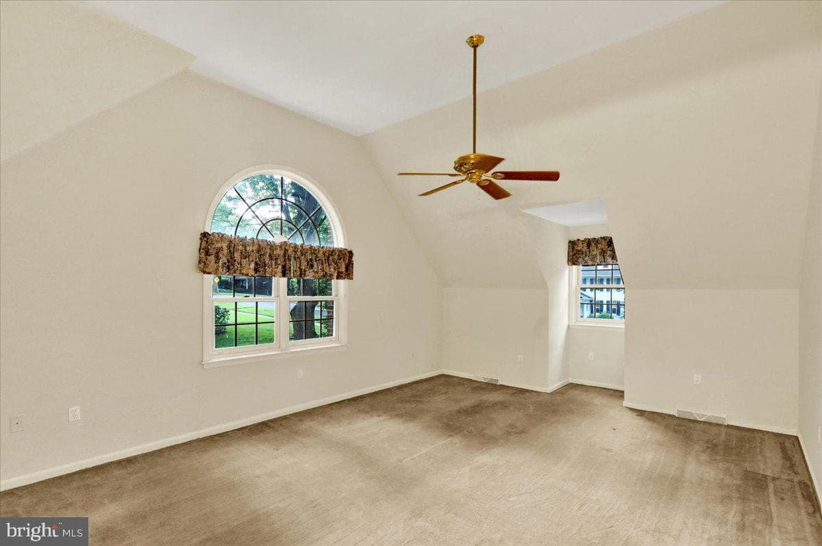 61 Grandview photo 29