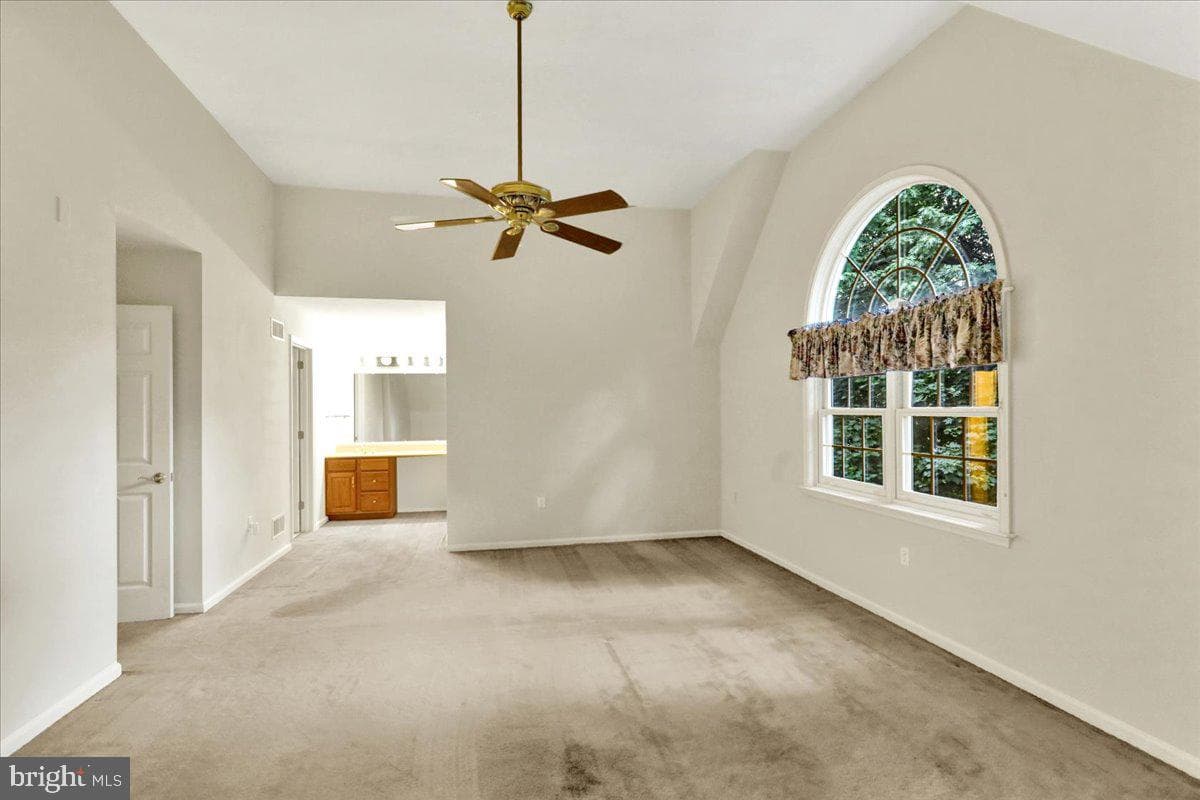 61 Grandview photo 32