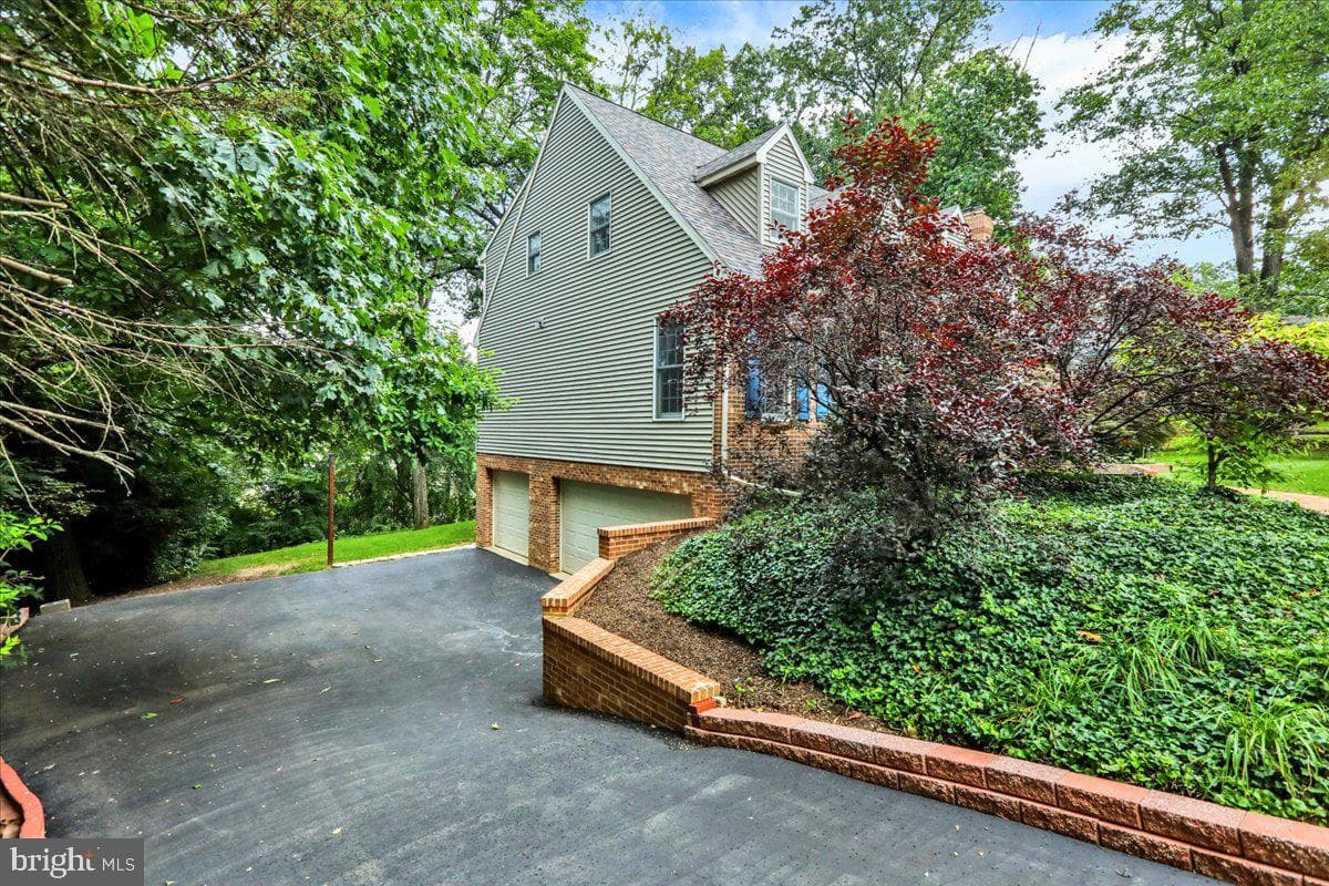 61 Grandview photo 61