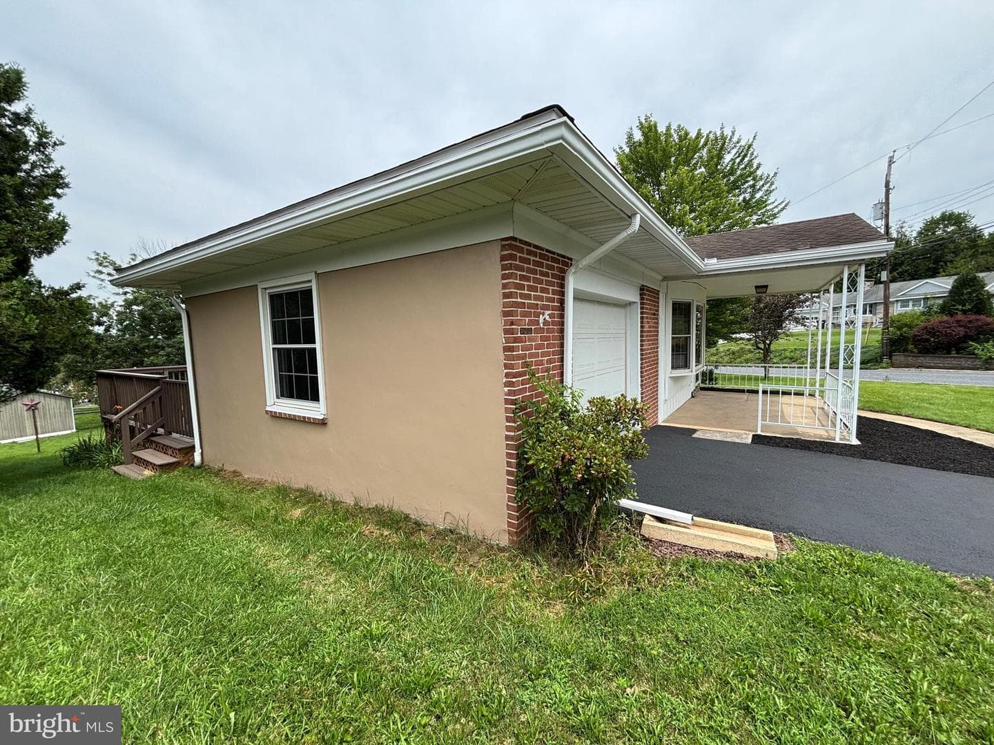 330 S Willow Street photo 11