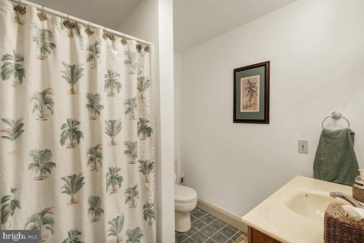 2607 Tennyson Avenue photo 36