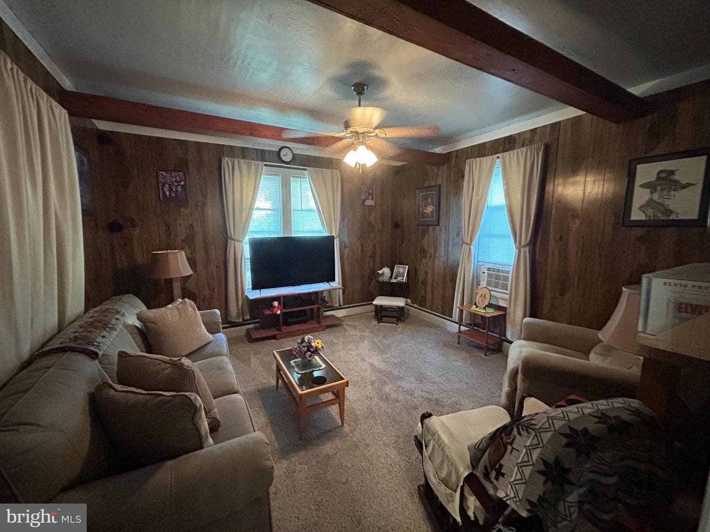467 Godfrey Street photo 8