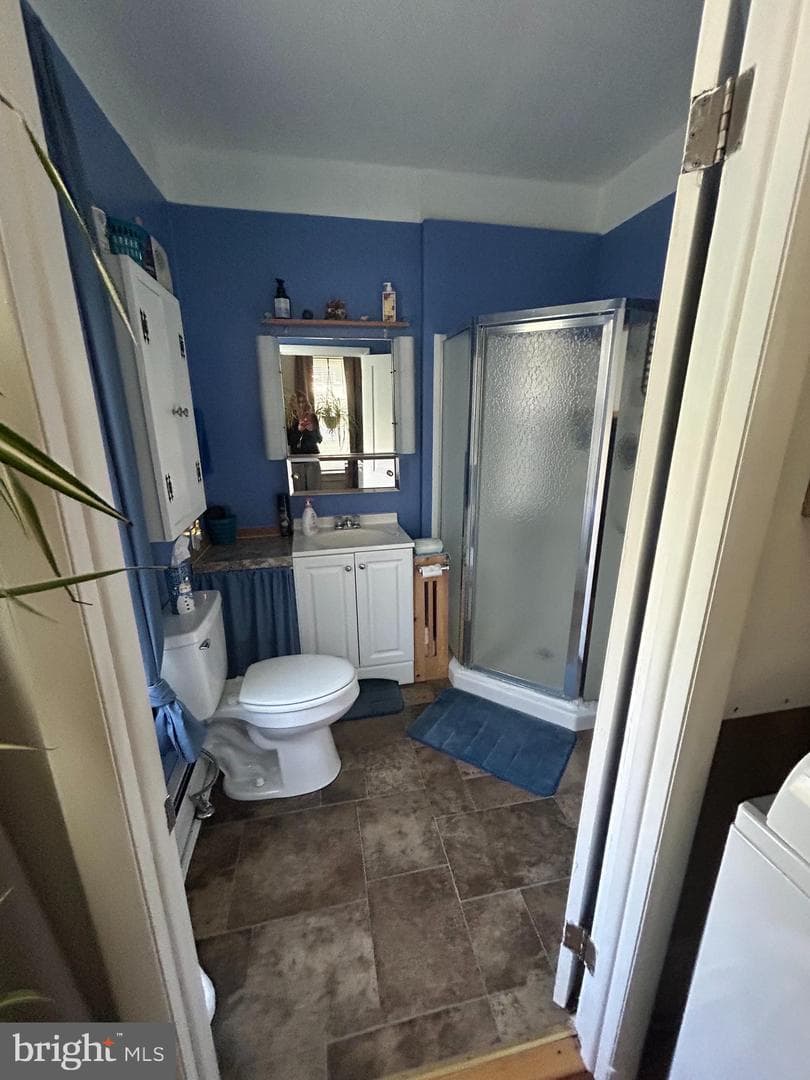 467 Godfrey Street photo 9