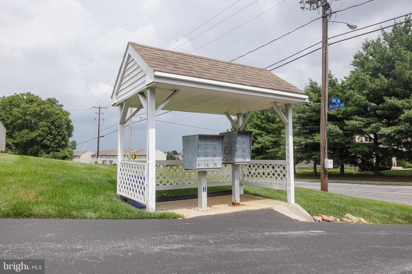 3022 Oak photo 28