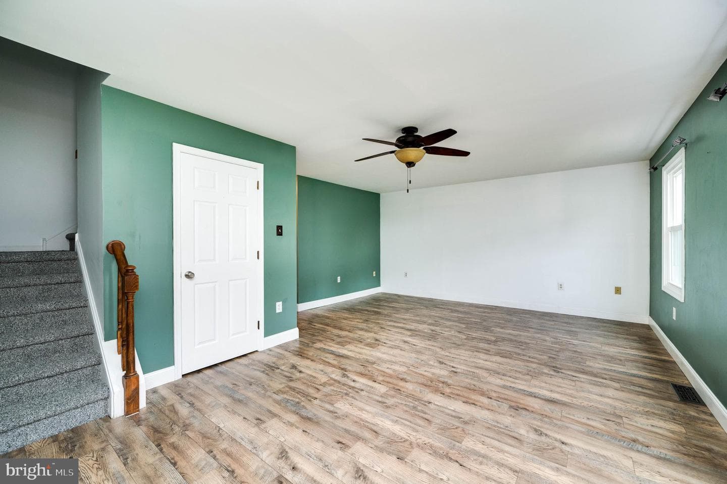 425 Grove Avenue photo 10