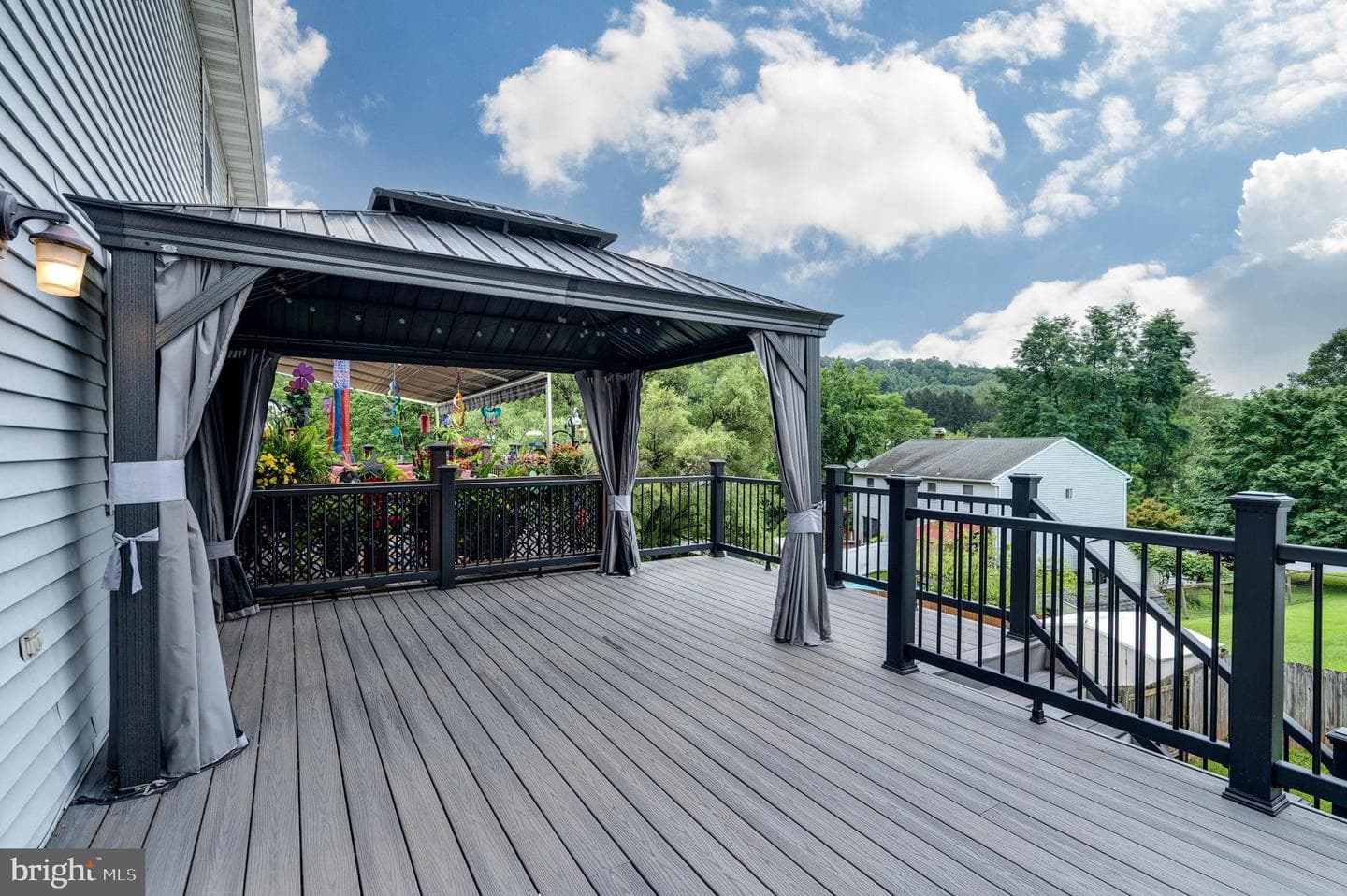 425 Grove Avenue photo 36