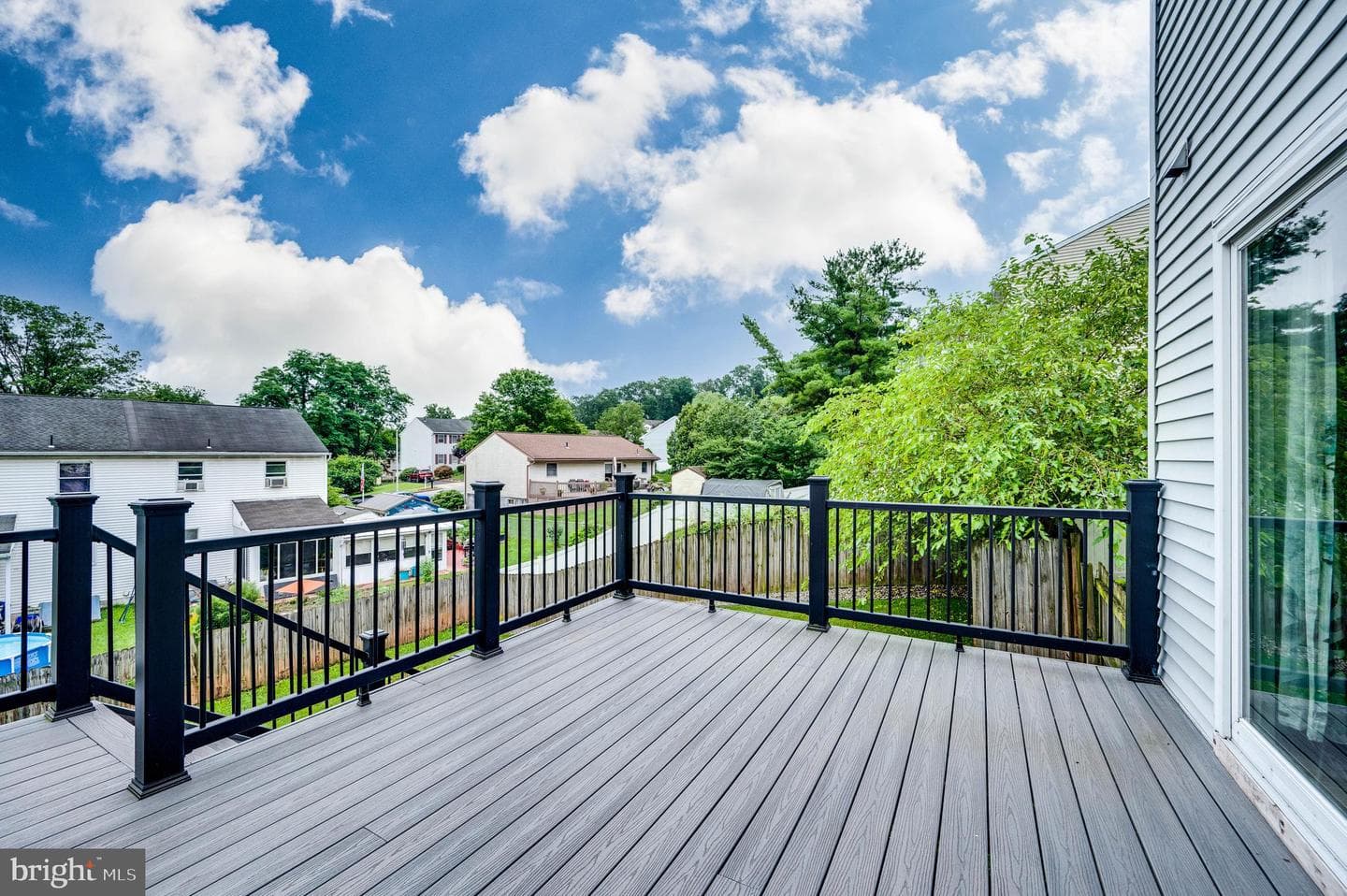 425 Grove Avenue photo 38