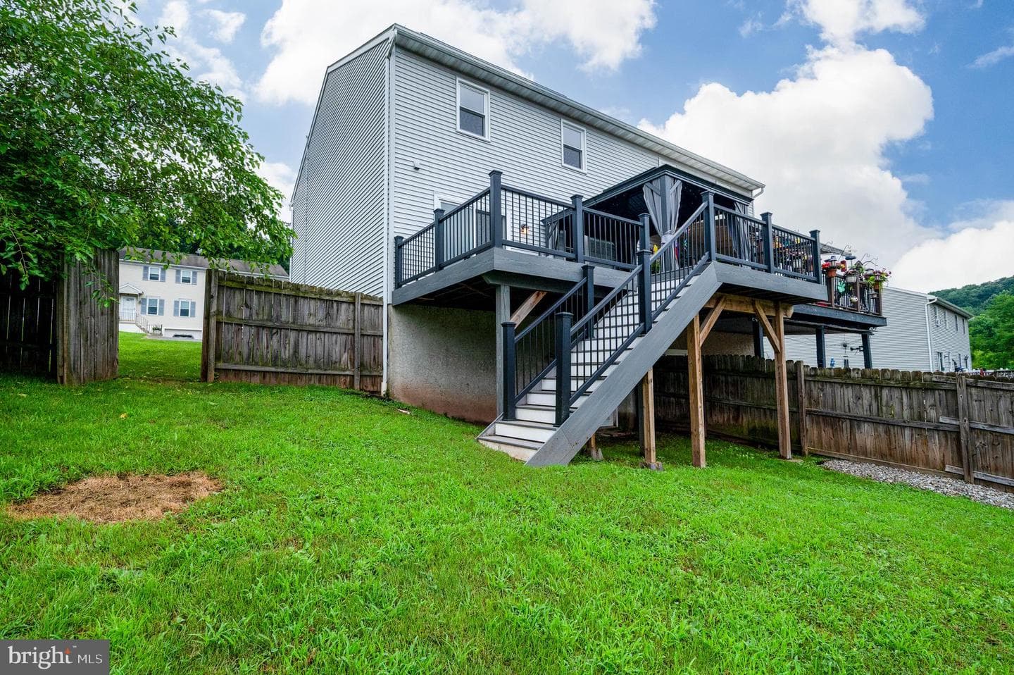 425 Grove Avenue photo 39